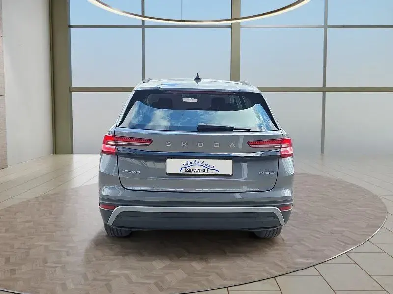 Neu Skoda Kodiaq 150 PS (110 kW) 2026 Graphite grau SUV