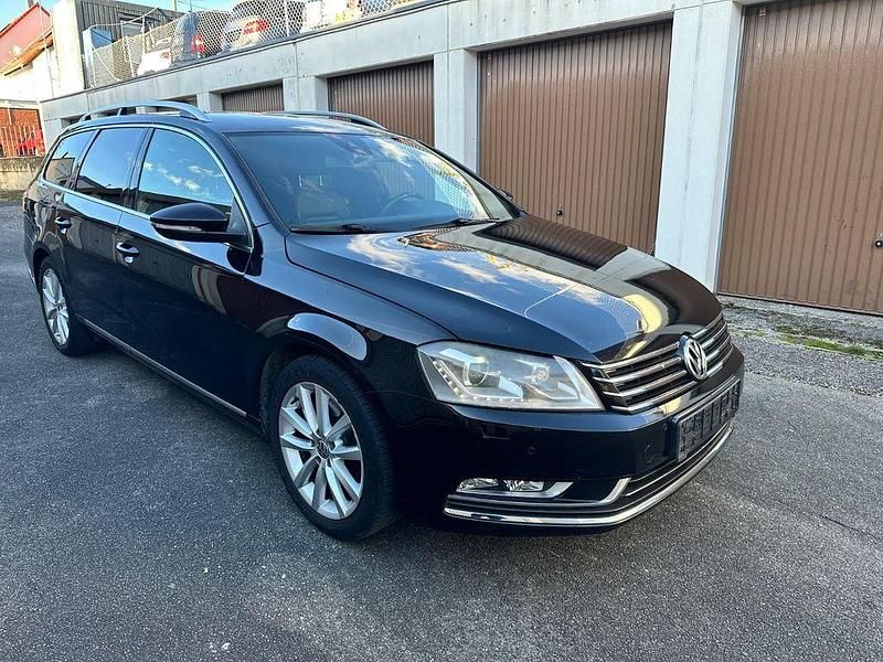Gebraucht VW Passat Highline 160 PS (117 kW) 2012 Schwarz Kombi