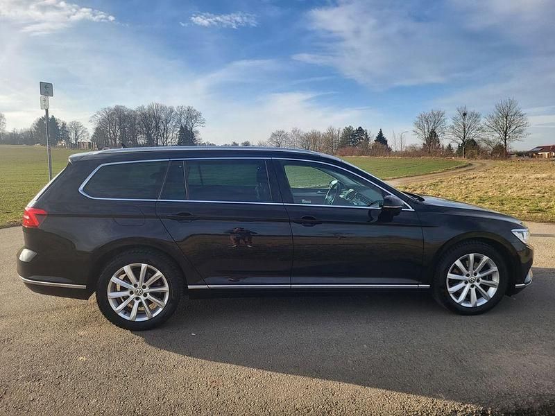 Gebraucht VW Passat Highline 150 PS (110 kW) 2018 Schwarz Kombi