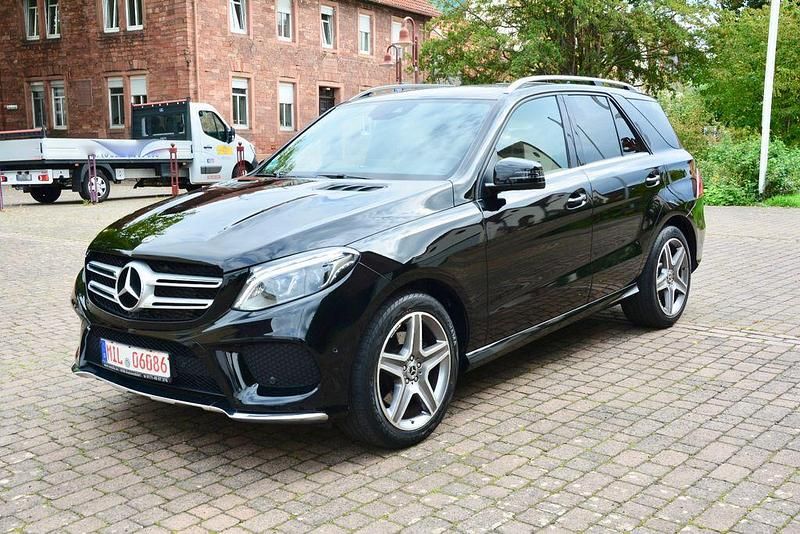 Schwarz Gebraucht 2018 Mercedes GLE350 AMG line SUV | 33.900 € (Guter Preis) - Bild 1/4