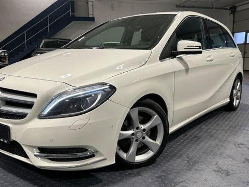 Gebraucht Mercedes B200 136 PS (100 kW) 2013 Weiß Van / Kleinbus