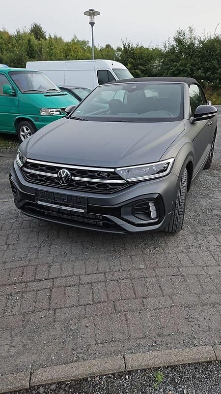 Grau Gebraucht 2023 VW T-Roc Cabriolet Edition Cabrio | 31.480 € (Fairer Preis) - Bild 1/4