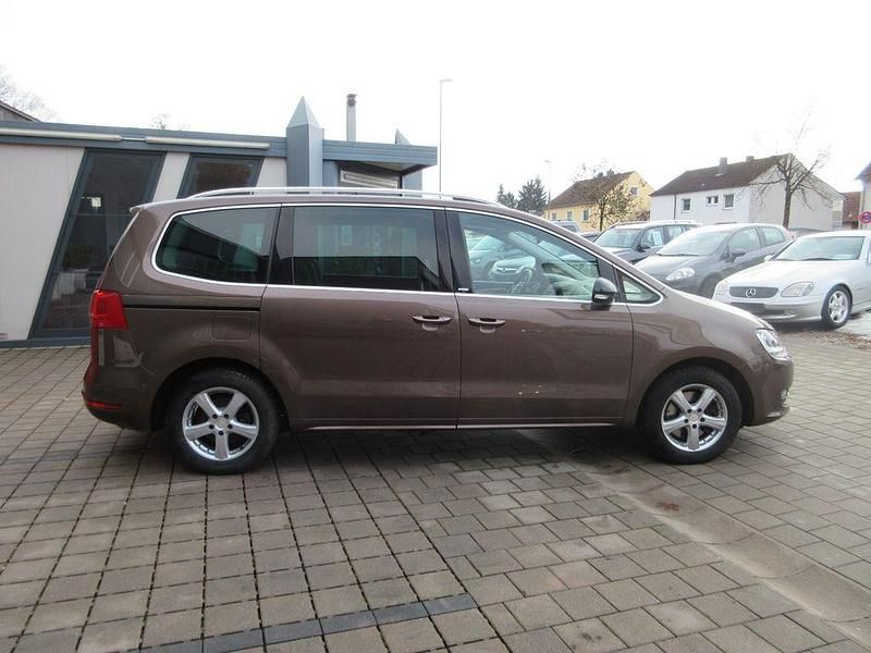 Gebraucht VW Sharan Style 150 PS (110 kW) 2011 Braun Van / Kleinbus