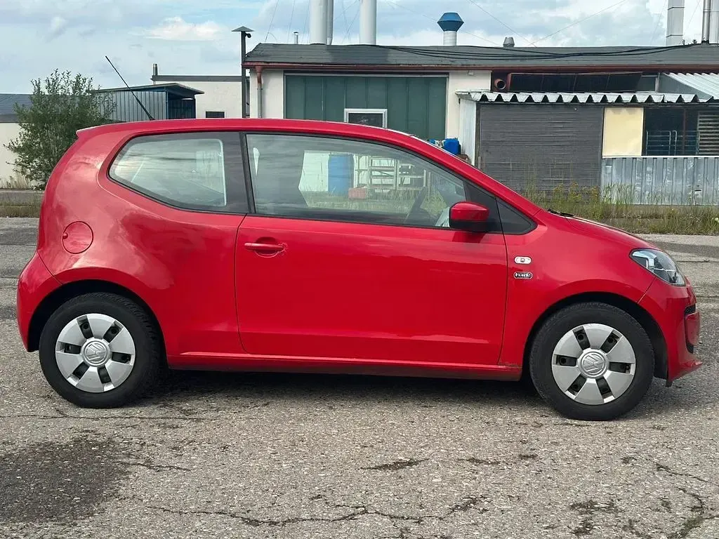 Second-hand VW up! move up! 75 CP (55 kW) 2012 Roșu Hatchback