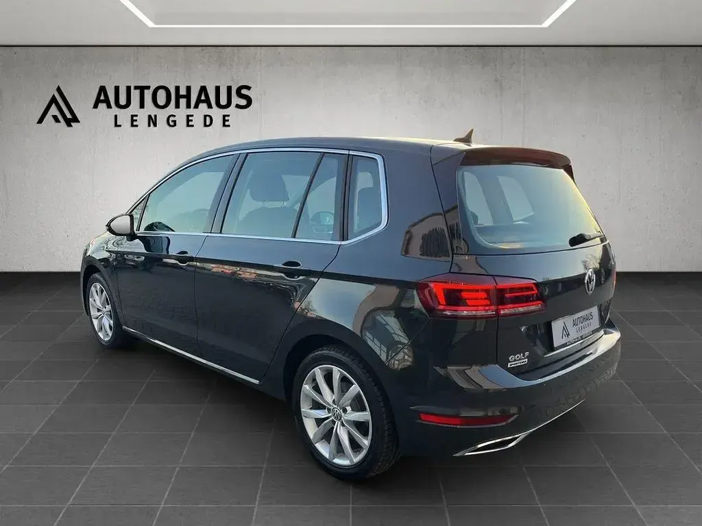 Gebraucht VW Golf Highline 150 PS (110 kW) 2020 Grau Van / Kleinbus