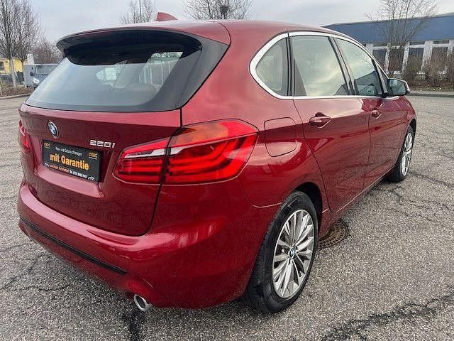 Gebraucht BMW 220 Luxury Line 192 PS (141 kW) 2019 Flamencorot brillanteffekt met Kombi