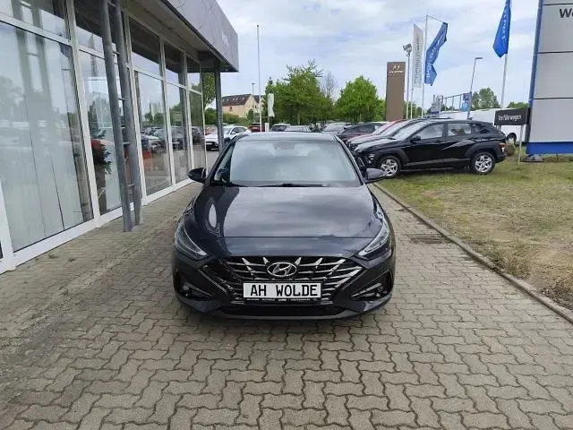 Gebraucht Hyundai i30 Trend 159 PS (116 kW) 2021 Schwarz Limousine