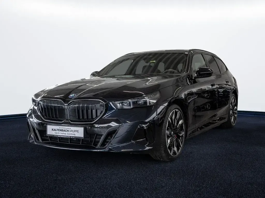 Gebraucht BMW 550e M Sport 489 PS (359 kW) 2026 Schwarz Kombi