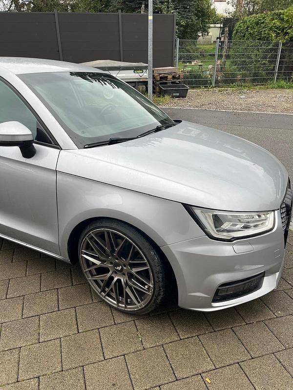 Gebraucht Audi A1 S-Line 130 PS (95 kW) 2016 Silber Kleinwagen
