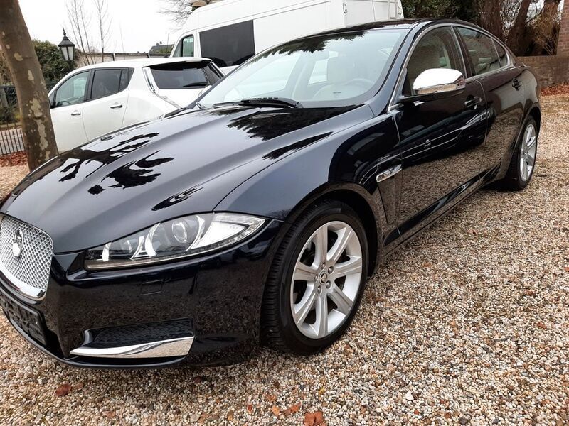 Blau Gebraucht 2012 Jaguar XF Luxury Limousine | 12.980 € (Fairer Preis) - Bild 1/4