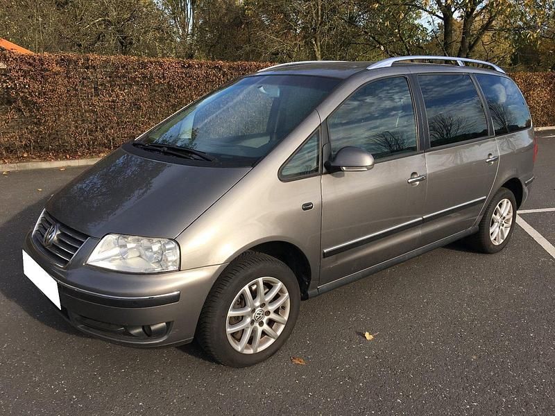 Grau Gebraucht 2006 VW Sharan Van / Kleinbus | 3.900 € (Etwas zu teuer) - Bild 1/4