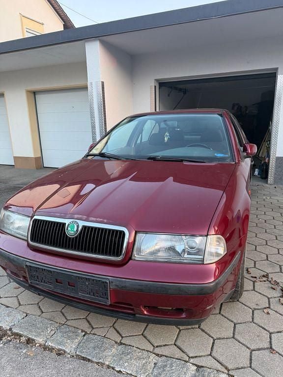 Gebraucht Skoda Octavia 101 PS (74 kW) 1997 Rot Limousine