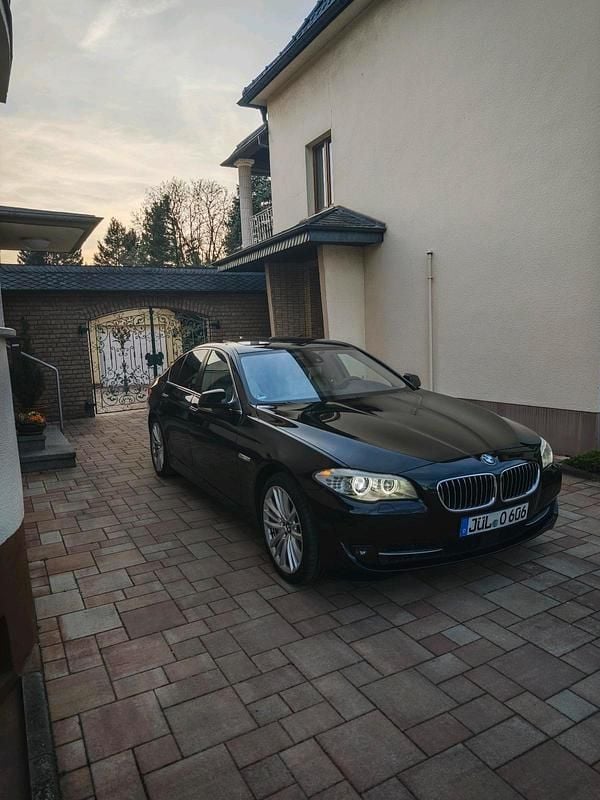 Schwarz Gebraucht 2010 BMW 535 Limousine | 18.999 € - Bild 1/4
