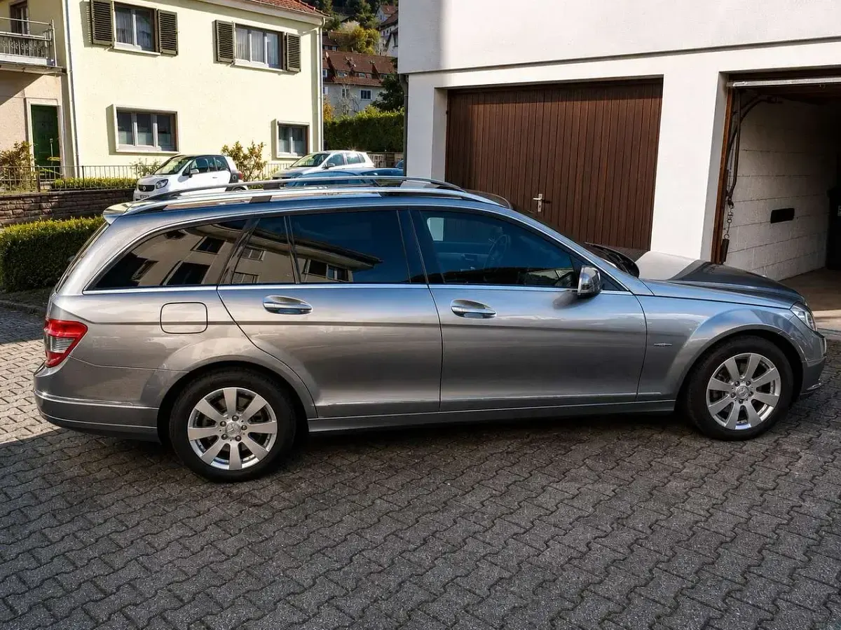 Gebraucht Mercedes C250 Avantgarde 204 PS (150 kW) 2009 Silber Kombi