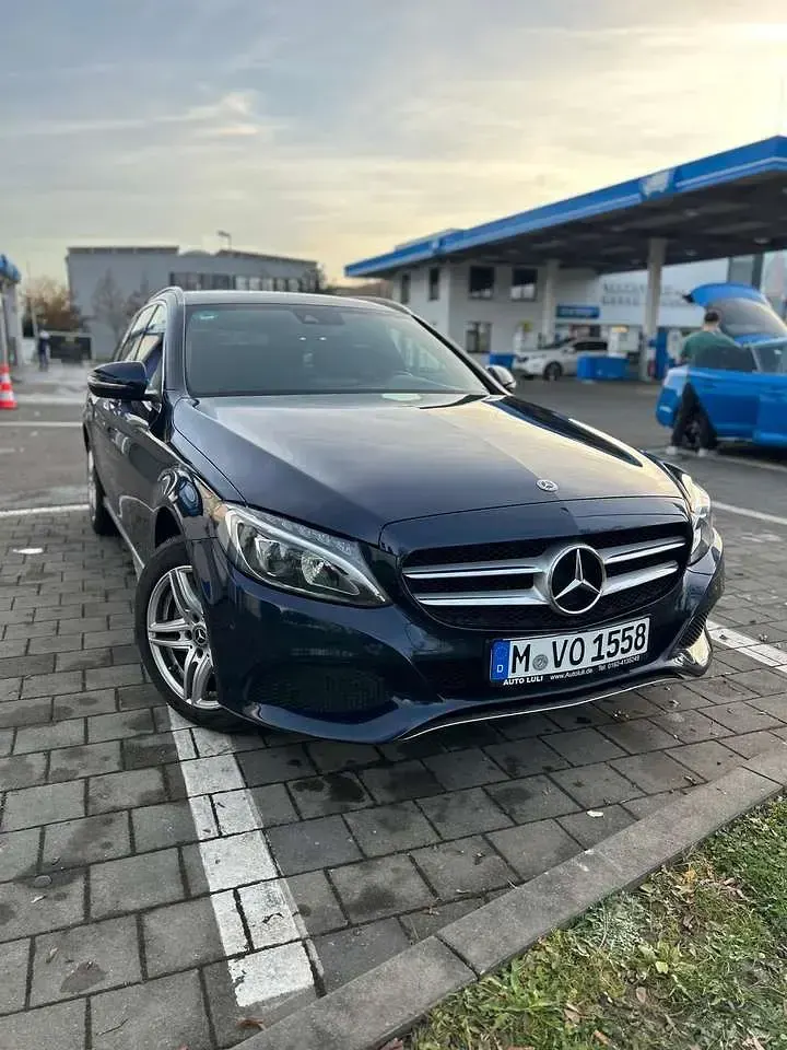 Gebraucht Mercedes C200 136 PS (100 kW) 2018 Blau Kombi