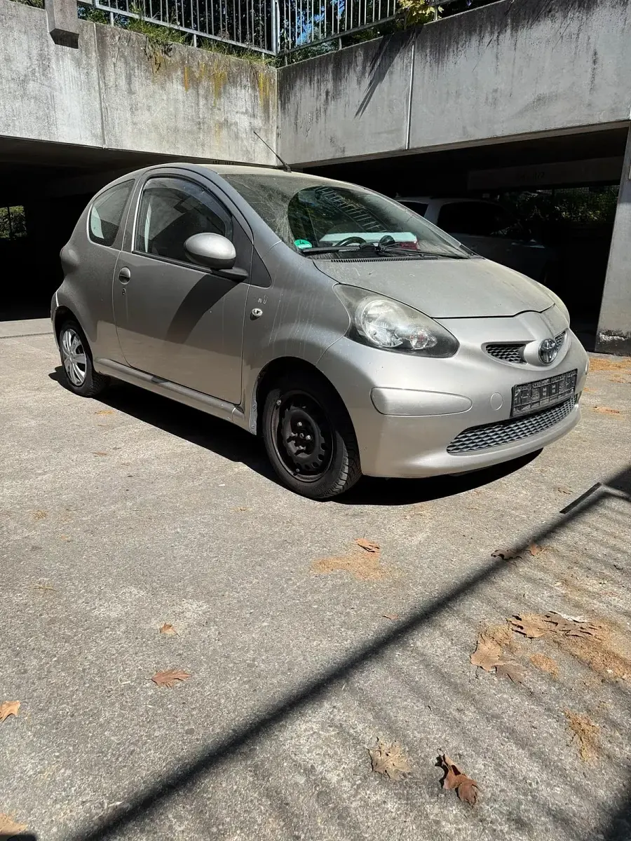 Brugt Toyota Aygo 68 HK (50 kW) 2008 Guld Hatchback