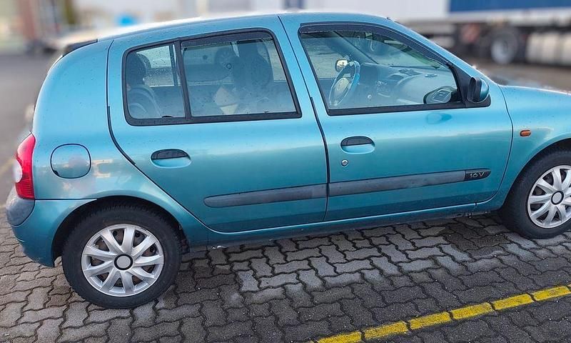 Gebraucht Renault Clio II Expression 75 PS (55 kW) 2002 Blau Limousine