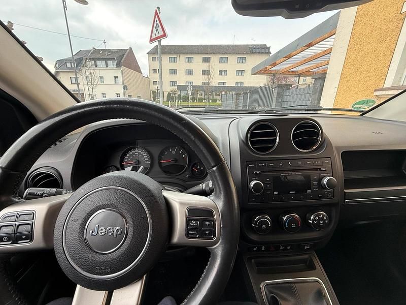 Gebraucht Jeep Compass 156 PS (114 kW) 2011 Weiß SUV