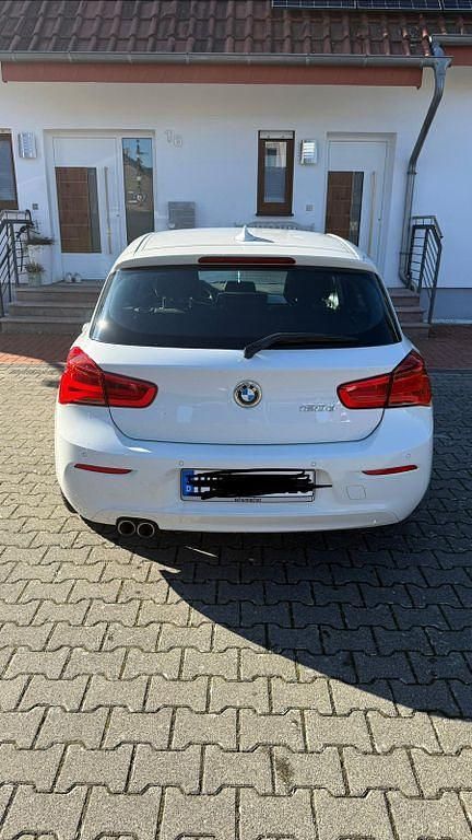 Gebraucht BMW 120 Advantage 190 PS (139 kW) 2018 Weiß Kleinwagen