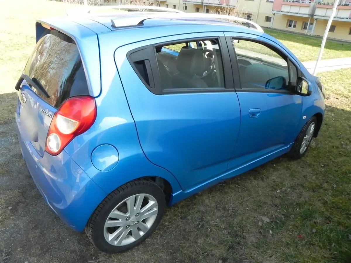 Gebraucht Chevrolet Spark 83 PS (61 kW) 2013 Blau Kleinwagen