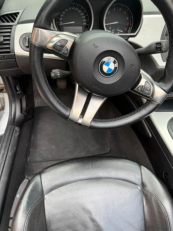 Grau Gebraucht 2006 BMW Z4 Cabrio | 8.500 € (Guter Preis) - Bild 1/4