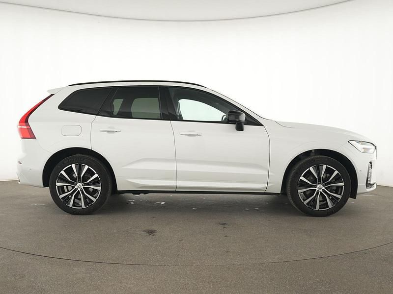 Gebraucht Volvo XC60 Plus 250 PS (183 kW) 2023 Weiß SUV