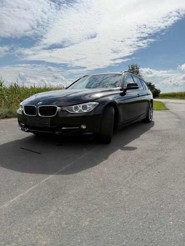 Schwarz Gebraucht 2015 BMW 328 Sport Line Kombi | 16.950 € (Fairer Preis) - Bild 1/4