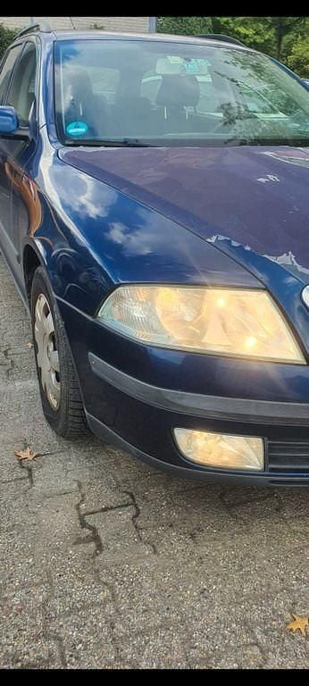 Blau Gebraucht 2005 Skoda Octavia Classic Kombi | 1.000 € (Fairer Preis) - Bild 1/4