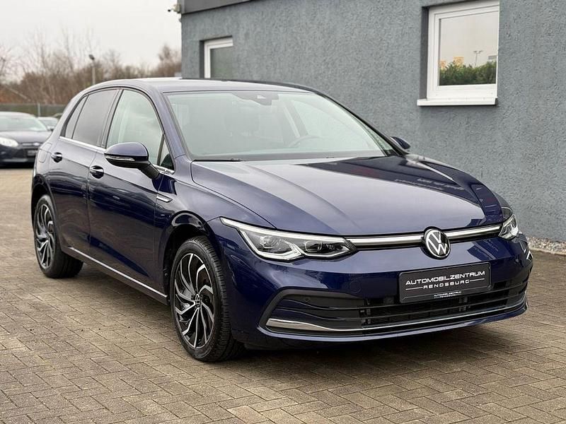 Gebraucht VW Golf VIII Highline 150 PS (110 kW) 2022 Blau Limousine
