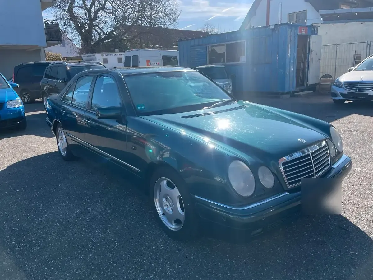 Gebraucht Mercedes E280 204 PS (150 kW) 1998 Grün Limousine