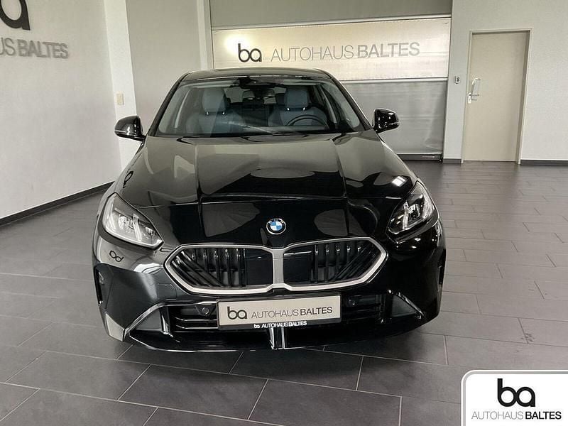 Gebraucht BMW 116 M Sport 122 PS (89 kW) 2025 Saphirschwarz met. Kleinwagen