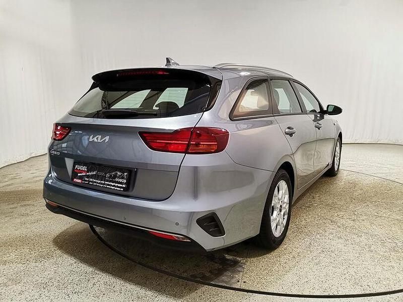Gebraucht Kia Ceed Sportswagon Play 160 PS (117 kW) 2022 Lunar silber Kombi