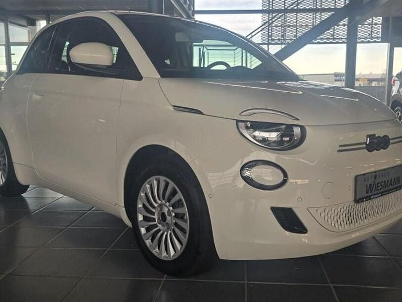 Gebraucht Fiat 500e Basis 69 kW (95 PS) 2023 Weiß Kleinwagen