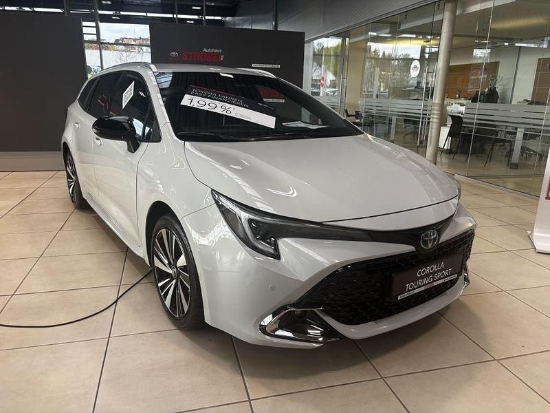 Neu Toyota Corolla 196 PS (144 kW) 2025 Grau Kombi