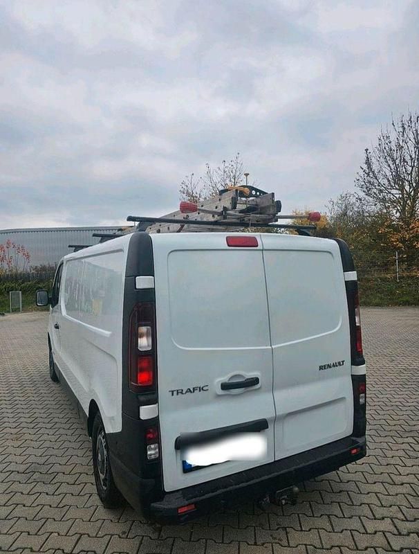 Gebraucht Renault Trafic 116 PS (85 kW) 2016 Weiß Van / Kleinbus
