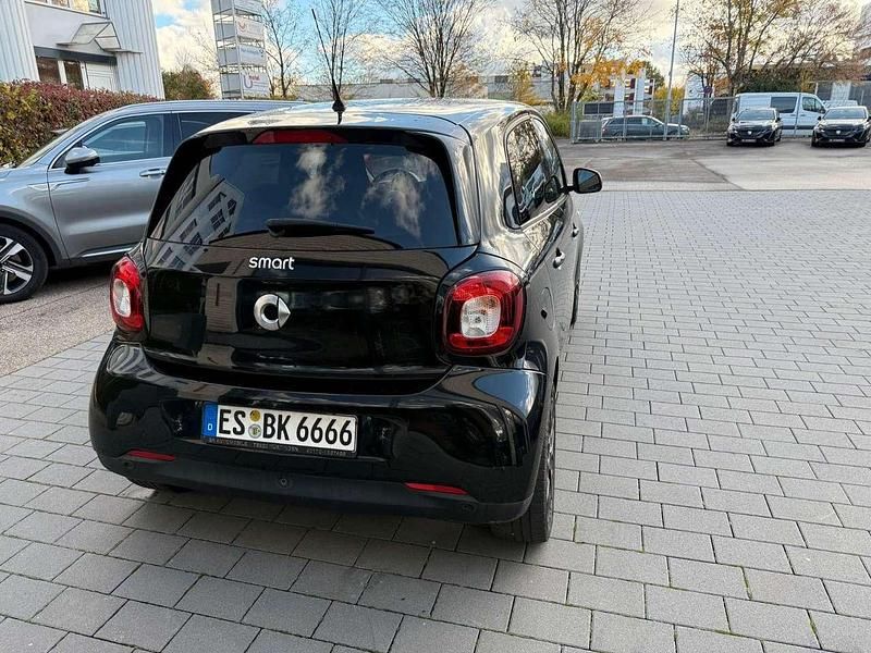 Gebraucht Smart ForFour 90 PS (66 kW) 2016 Schwarz Kleinwagen