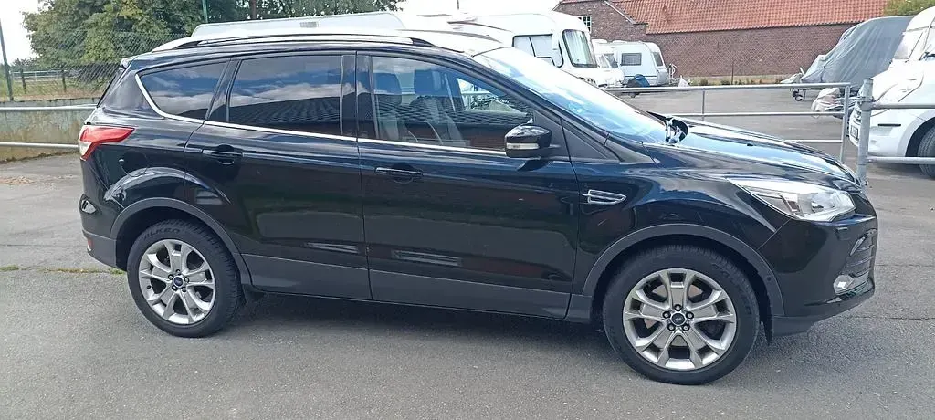 Gebraucht Ford Kuga Individual 150 PS (110 kW) 2016 Schwarz SUV