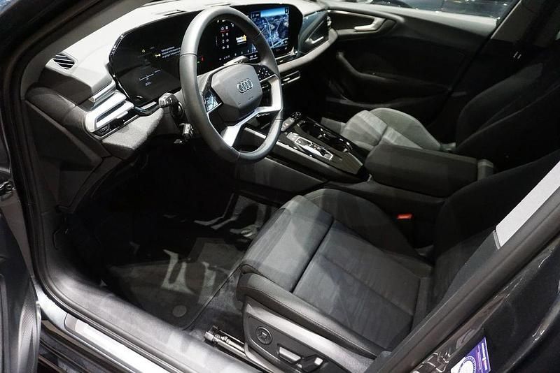 Gebraucht Audi A5 S-Line 150 PS (110 kW) 2024 Grau Limousine