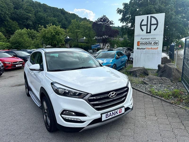 Weiß Gebraucht 2017 Hyundai Tucson Classic SUV | 11.995 € (Fairer Preis) - Bild 1/3