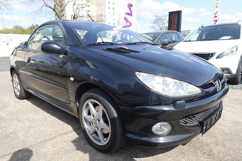 Schwarz Gebraucht 2003 Peugeot 206 CC Cabrio | 1.990 € (Fairer Preis) - Bild 1/4