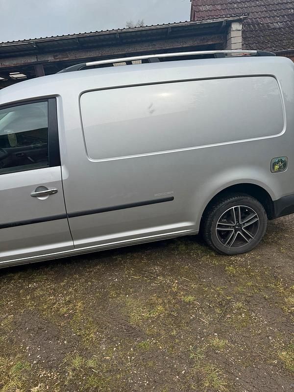 Gebraucht VW Caddy 109 PS (80 kW) 2014 Silber Van / Kleinbus