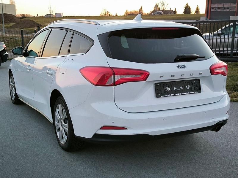 Gebraucht Ford Focus Cool & Connect 95 PS (69 kW) 2019 Weiß Kombi