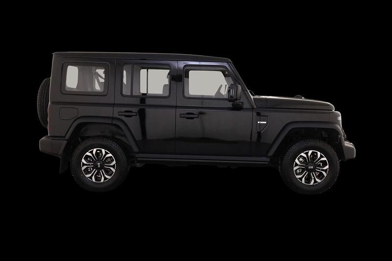 Neu BAW 212 166 PS (122 kW) 2026 Schwarz metallic