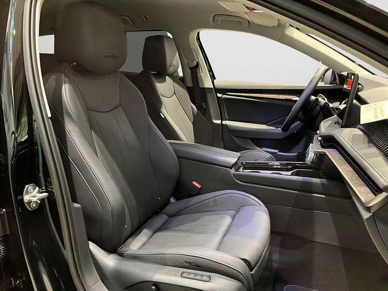 Neu Skoda Superb LAURIN & KLEMENT 204 PS (150 kW) 2025 Onyxschwarz metallic Kombi