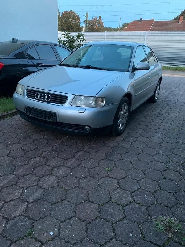 Silber Gebraucht 2002 Audi A3 Kleinwagen | 1.100 € (Superpreis) - Bild 1/4
