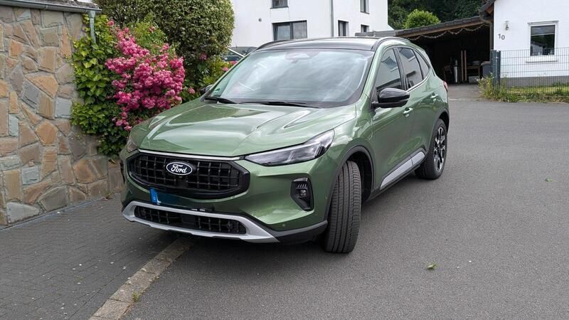 Grün Gebraucht 2025 Ford Kuga Active X SUV | 44.000 € (Guter Preis) - Bild 1/3
