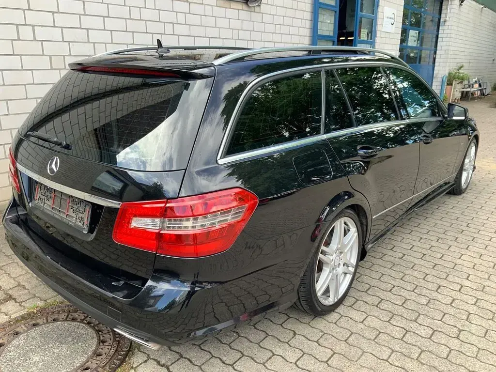Gebraucht Mercedes E350 AMG 231 PS (169 kW) 2009 Schwarz Limousine