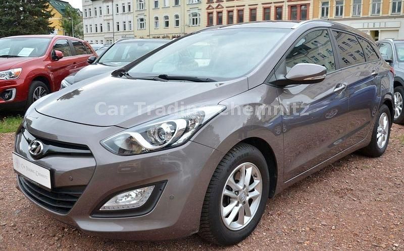 Gebraucht Hyundai i30 135 PS (99 kW) 2014 Cashmere brown / mic Kombi