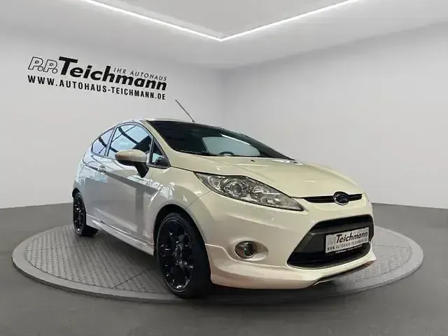 Gebraucht Ford Fiesta ST 135 PS (99 kW) 2012 Weiß Kleinwagen