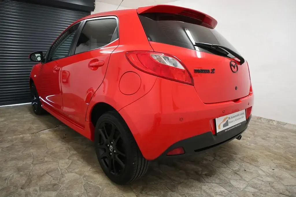 Gebraucht Mazda 2 Inclusive 102 PS (75 kW) 2014 Rot Limousine